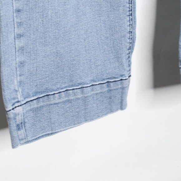 White House Black Market Patch Pocket Jean Capris - Picture 7 of 12